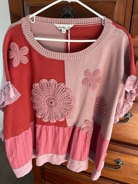 DAVI & DANI Pink and Coral Crochet Applique Crewneck Sweater NWT